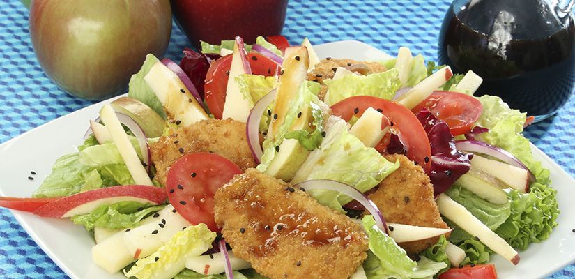 Ensalada con pollo y aderezo Torikatzu