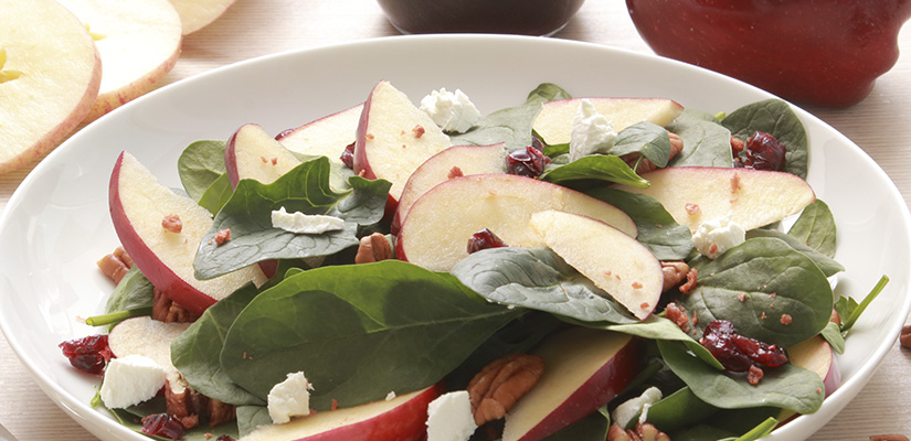 Ensalada de manzana con espinacas y arándanos